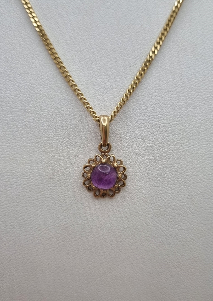 Small Gold Round Intricate Flower Design
