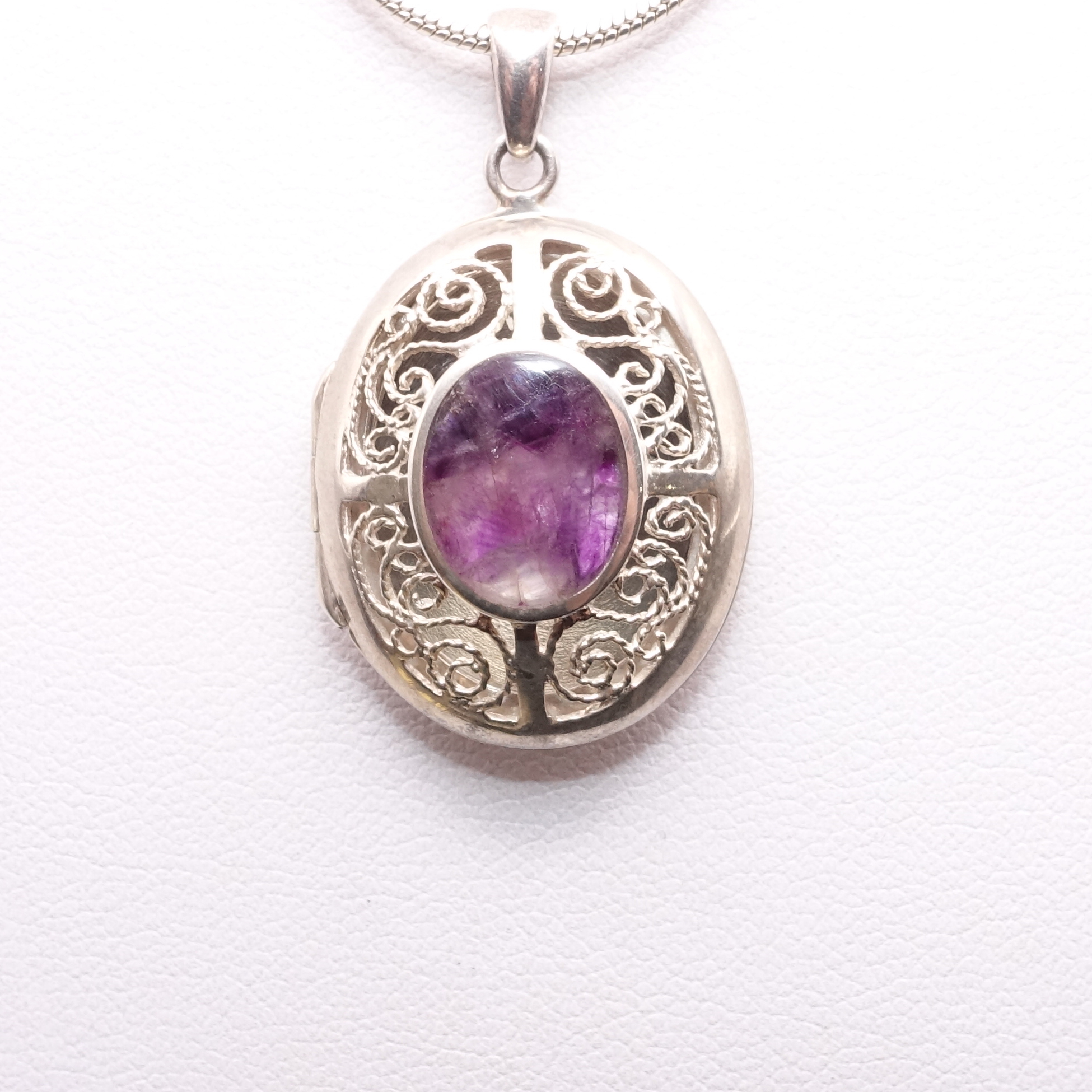 Filigree locket pendant sales