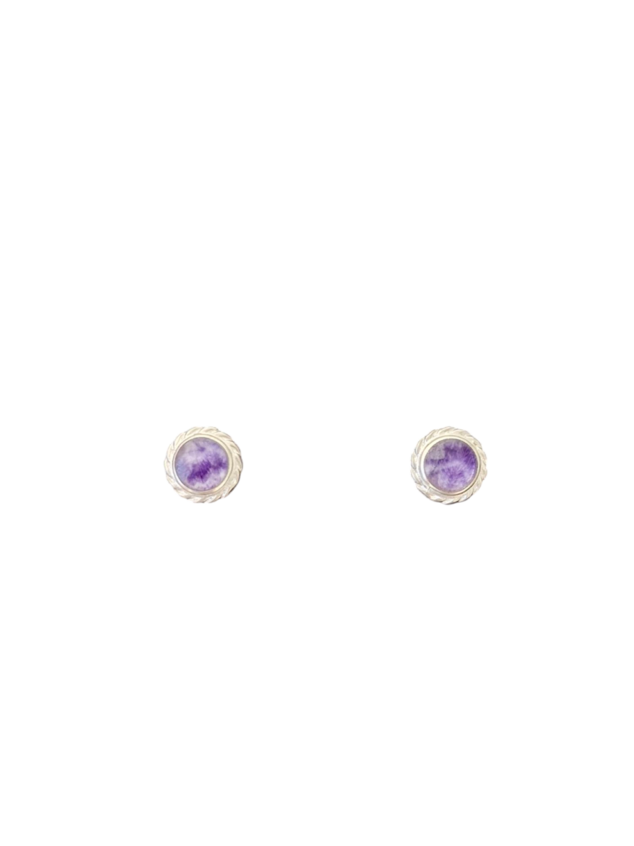 Small Round Stud with Rope Edge Design