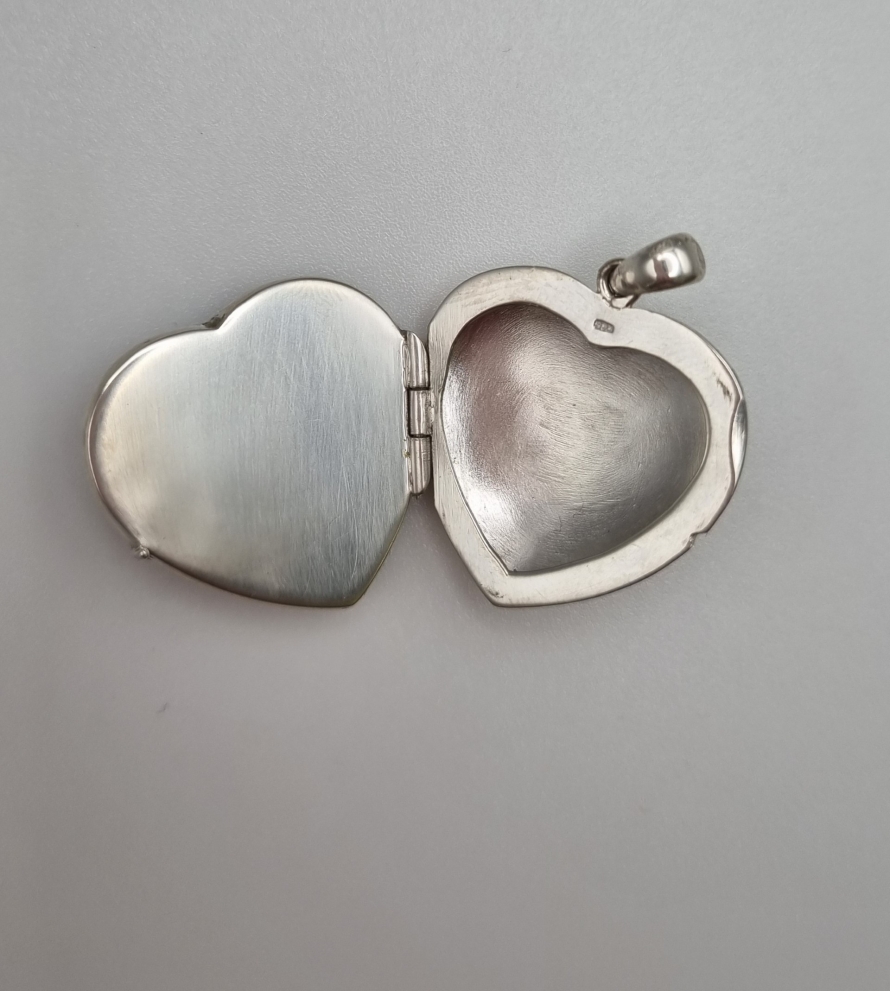 Large Heart Shaped Locket Pendant - Image 2