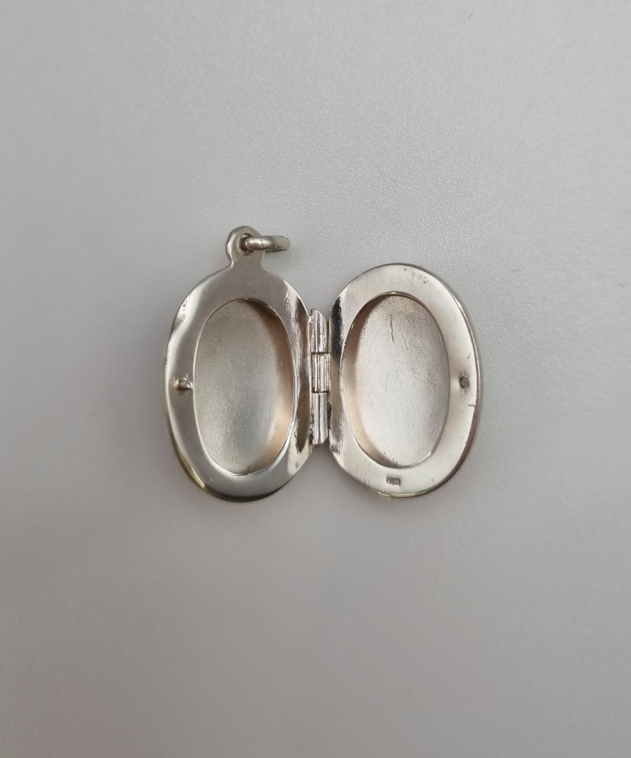 Small Oval Blue John  Locket Pendant - Image 2