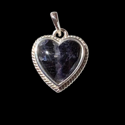 Heart Shaped Pendant with Rope Pattern Surround