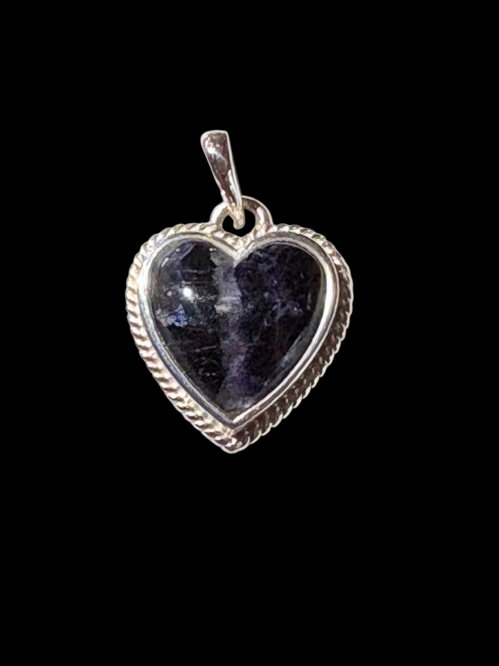 Heart Shaped Pendant with Rope Pattern Surround