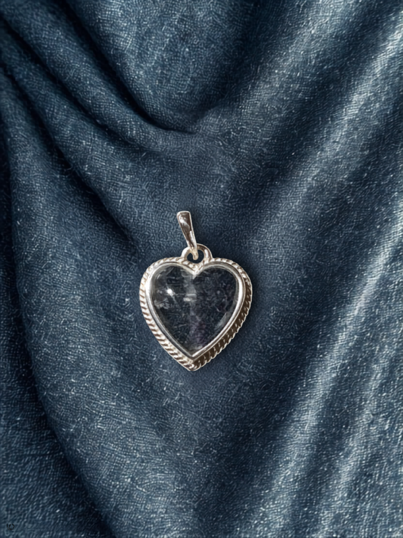 Heart Shaped Pendant with Rope Pattern Surround