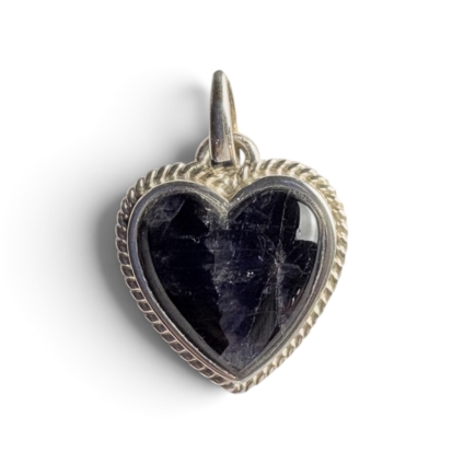 Heart Shaped Pendant with Rope Pattern Surround